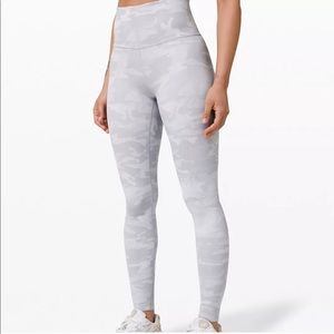 Lululemon Wunder Under Camo White size 4-25”